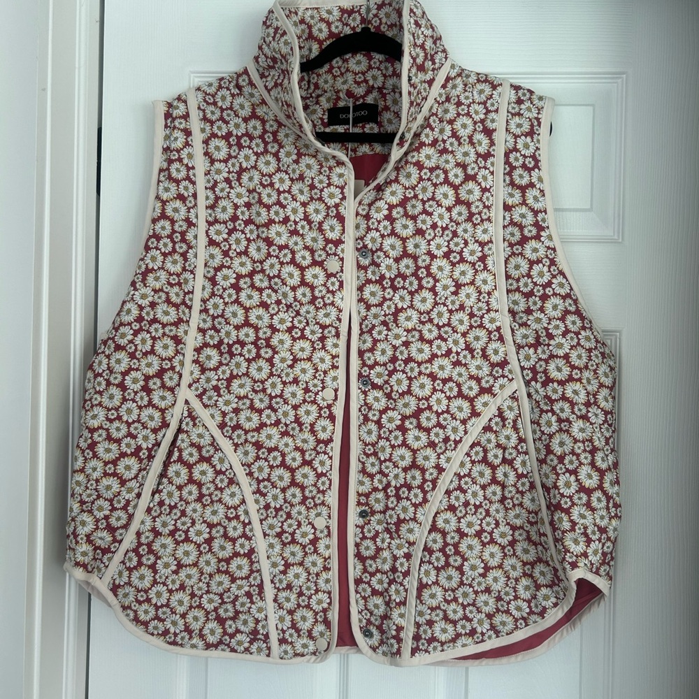 Floral quilted lightweight Vest - Red and Cream